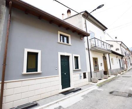 ...Ecche Se Dorme Bed & Breakfast Castelvecchio Subequo Bagian luar foto