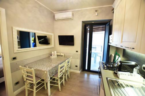 ...Ecche Se Dorme Bed & Breakfast Castelvecchio Subequo Bagian luar foto